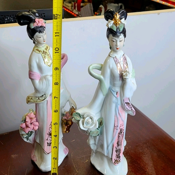 2 GEISHA GIRL FIGURINE PORCELAIN HANDMADE & HAND